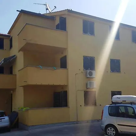 Apartment 2 Bedrooms At 20 M Away From The With Sea View Furnished Balcony And Wifi *