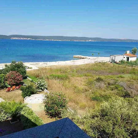 2 Bedrooms At 20 M Away From The With Sea View Furnished Balcony And Wifi Apartamento Dobropoljana